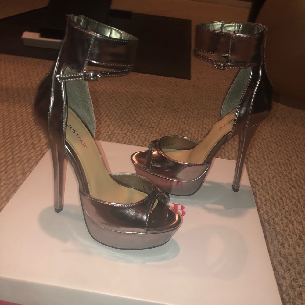 Stunning pewter heels